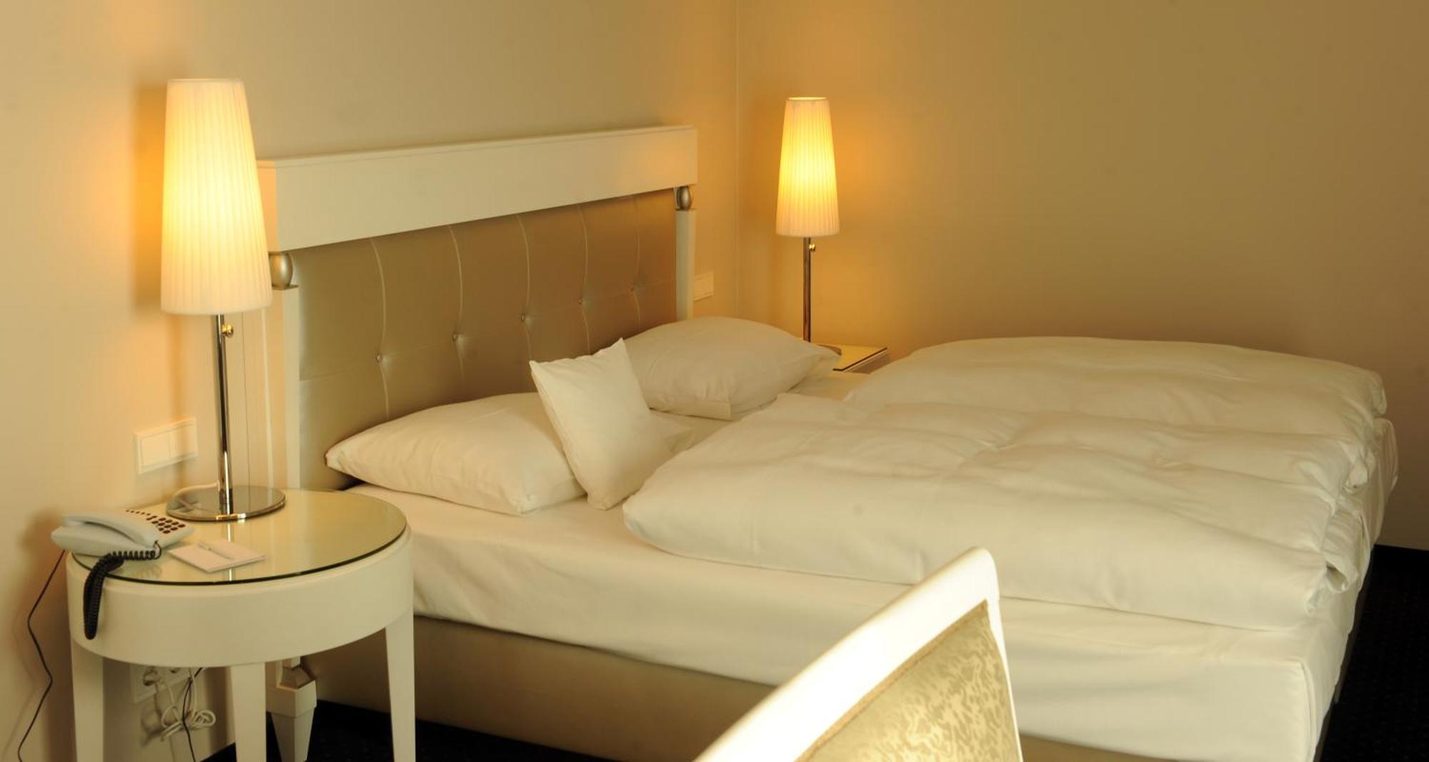 Hotel & Restaurant Schoenau Peine Quarto foto